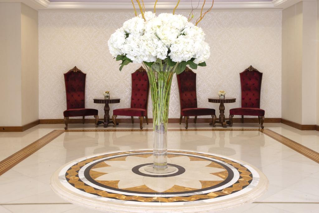 The Regency Hotel Kuwait Kuwejt Zewnętrze zdjęcie The lobby of the hotel